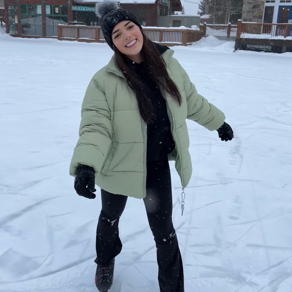 Green puffer jacket ski jacket